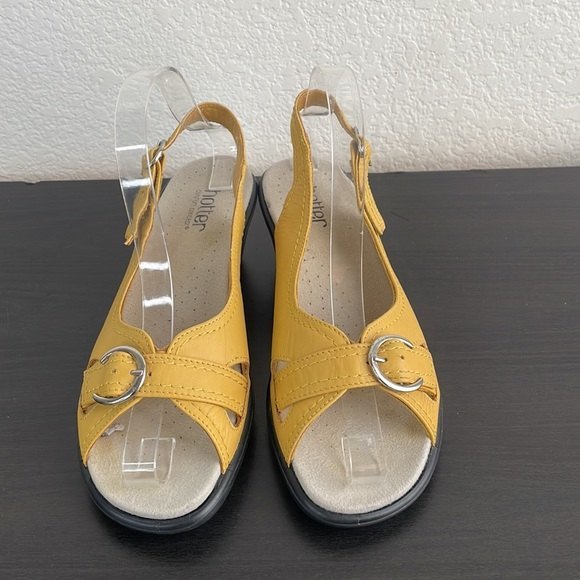 Hotter Shoes - Hotter Double Buckle Kiwi Sandal Size 8
